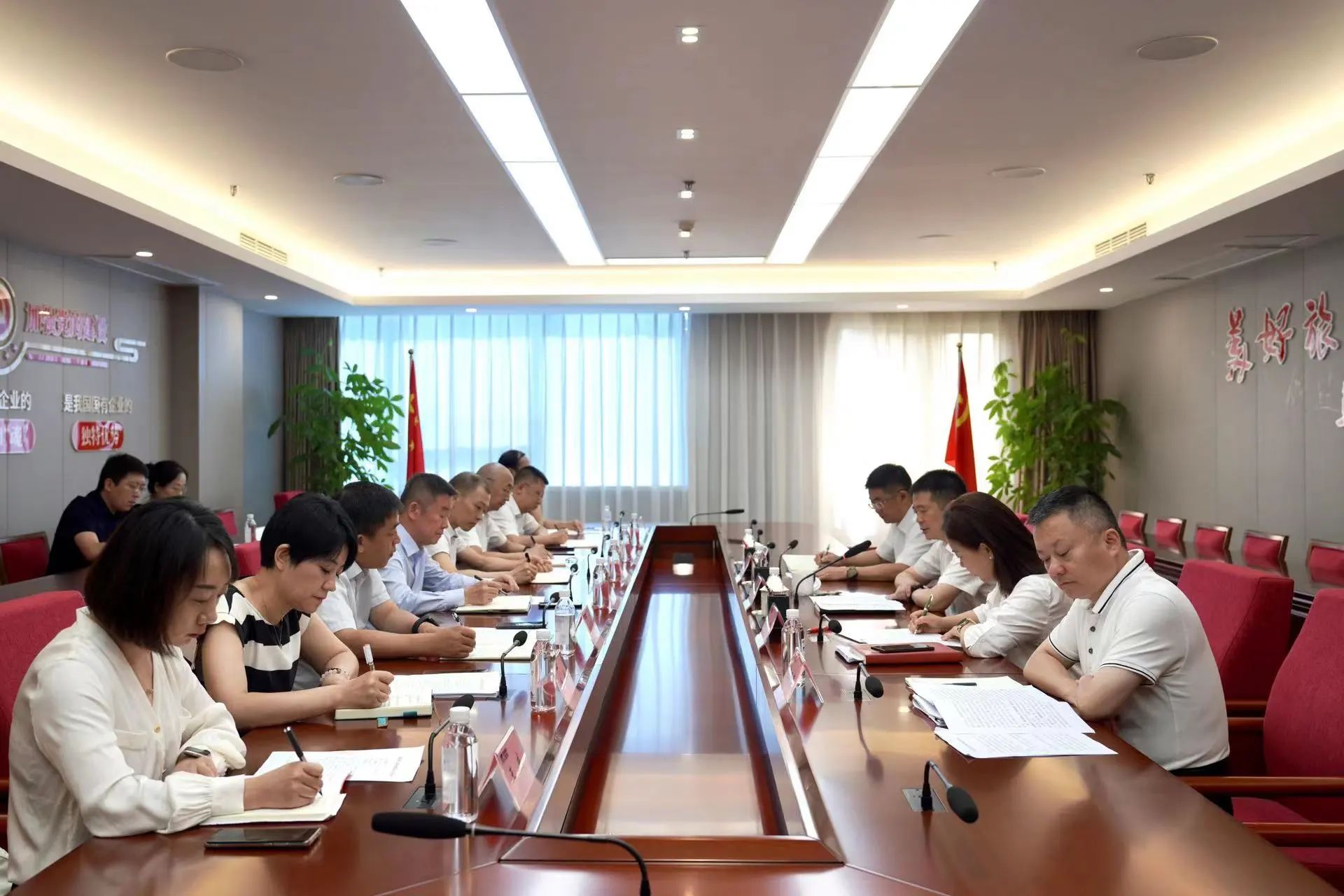 省尊龍凱時集團(tuán)召開新任職干部任前集體談話會